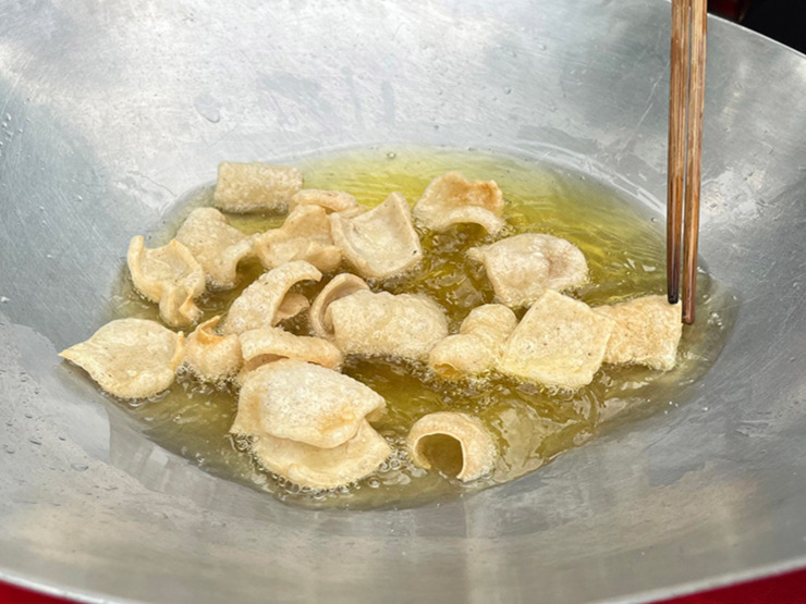 Cách chế biến Bánh phồng nấm rơm